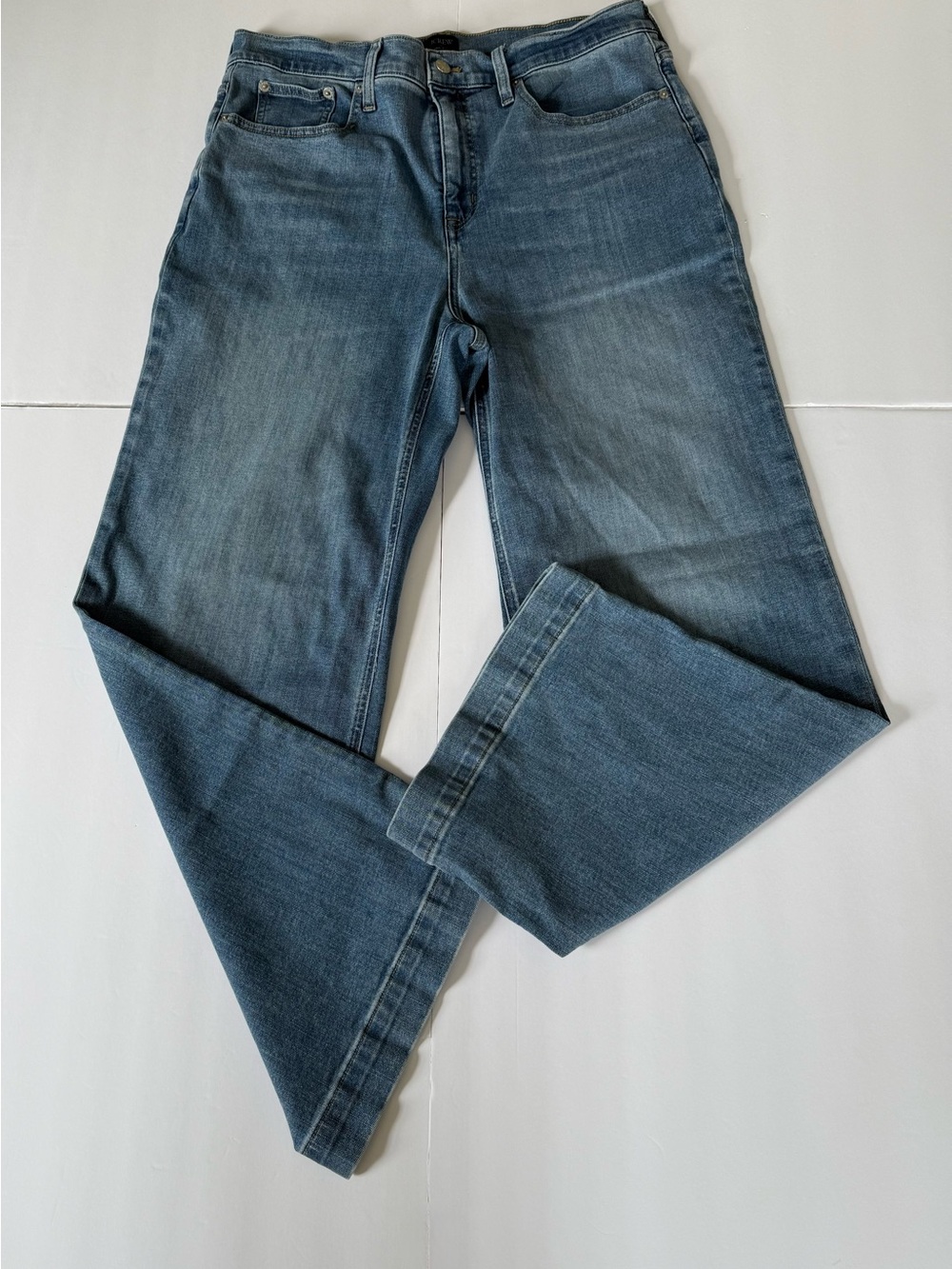 J Crew Mid-Rise Super Wide Women’s Jeans in Bangkok Wash - Size 32 - Picture 5 of 12